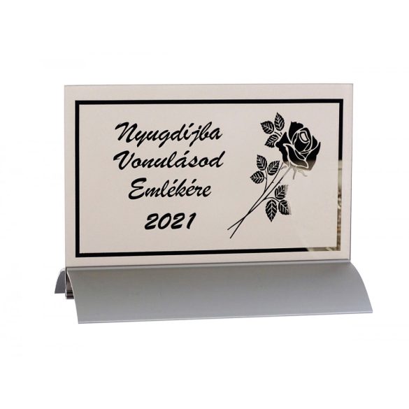 Label on a mirror board (1005).