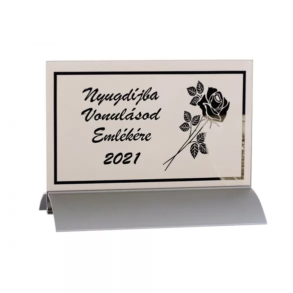 Label on a mirror board (1005).